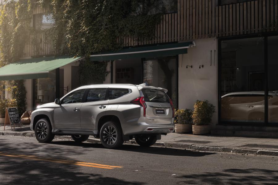  Mitsubishi Pajero Sport HPE 2020 года  (LA) (фото 3 из 4)